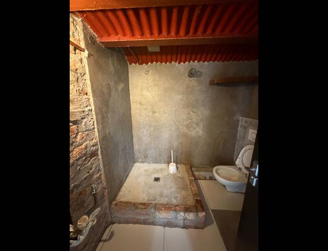 300M² BUILDING TO LET IN WOODSTOCK